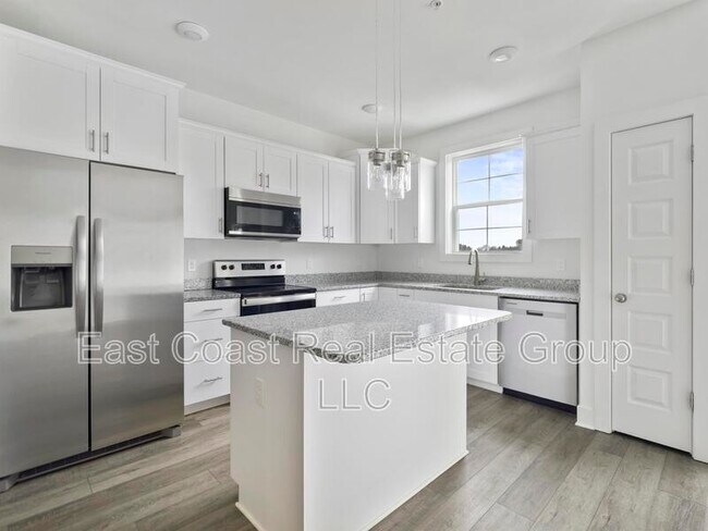 Building Photo - 11089 Gopher Dr N