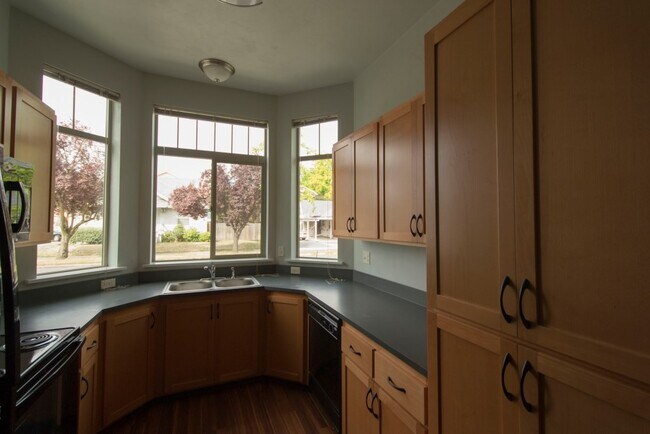 Building Photo - The Rainier