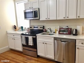 Building Photo - 330 Saint Paul St