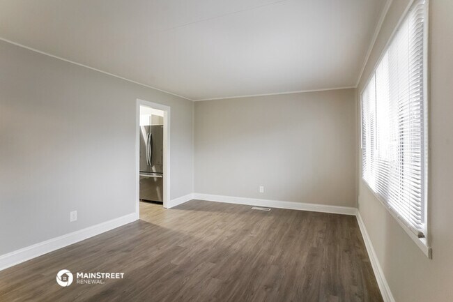 Building Photo - 212 Whiteland Rd