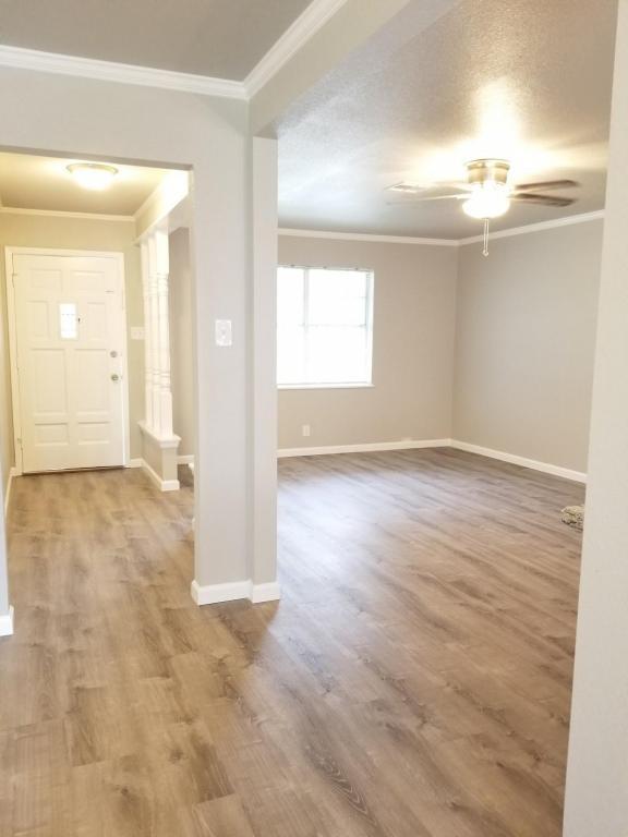 Building Photo - 1932 W Decker Ave