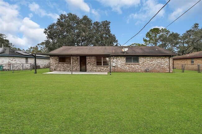 Building Photo - 371 Windsor Square