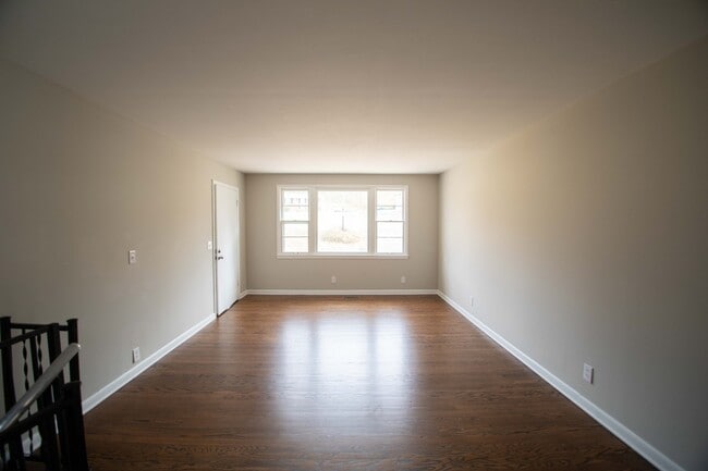 Building Photo - 969 Davidson Dr