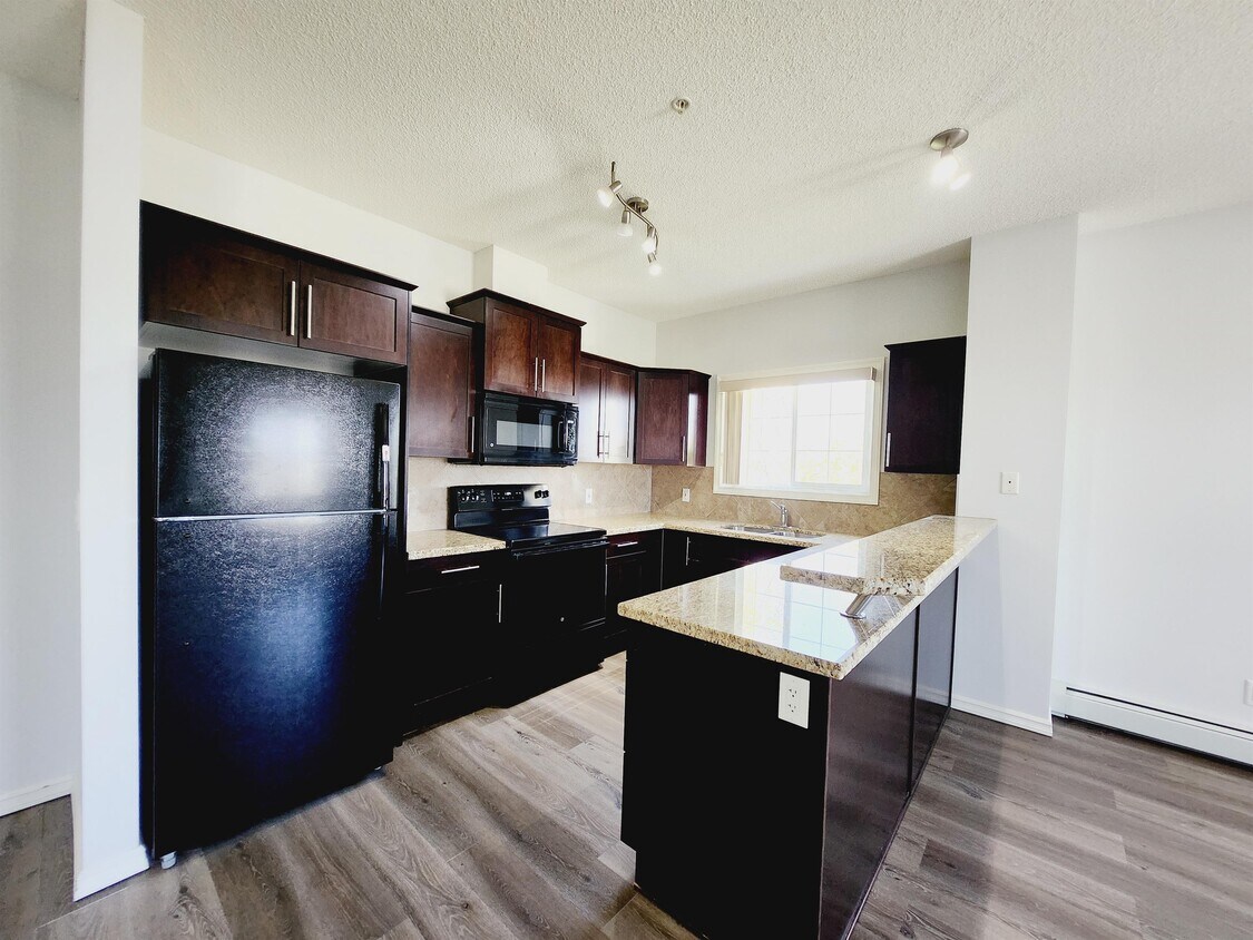 Primary Photo - 263 Macewan Rd