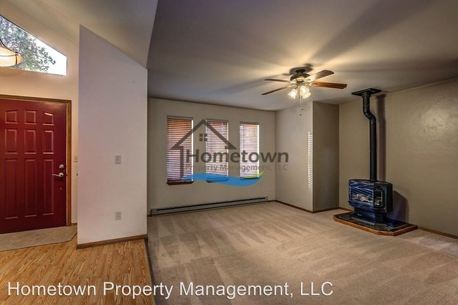 Building Photo - 3670 N Forest Cir