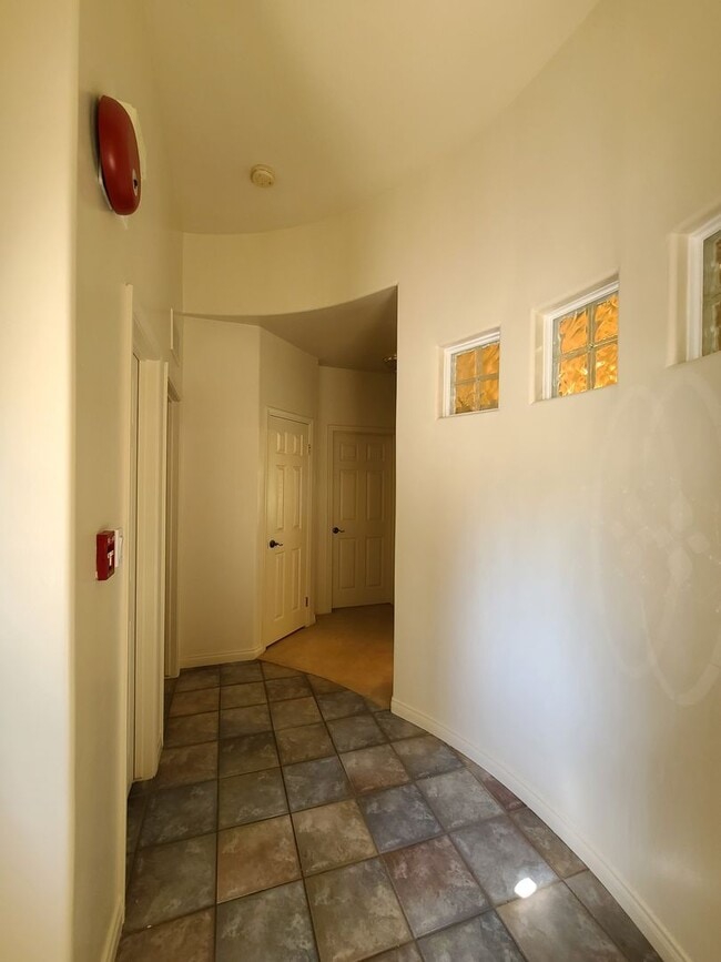 Foto del edificio - Super cute 4/2 bathroom with Patio, Wonder...