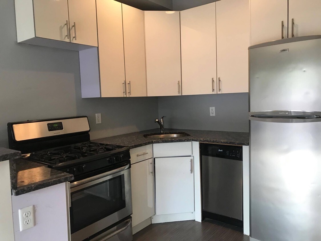 Primary Photo - 40 W 126th St