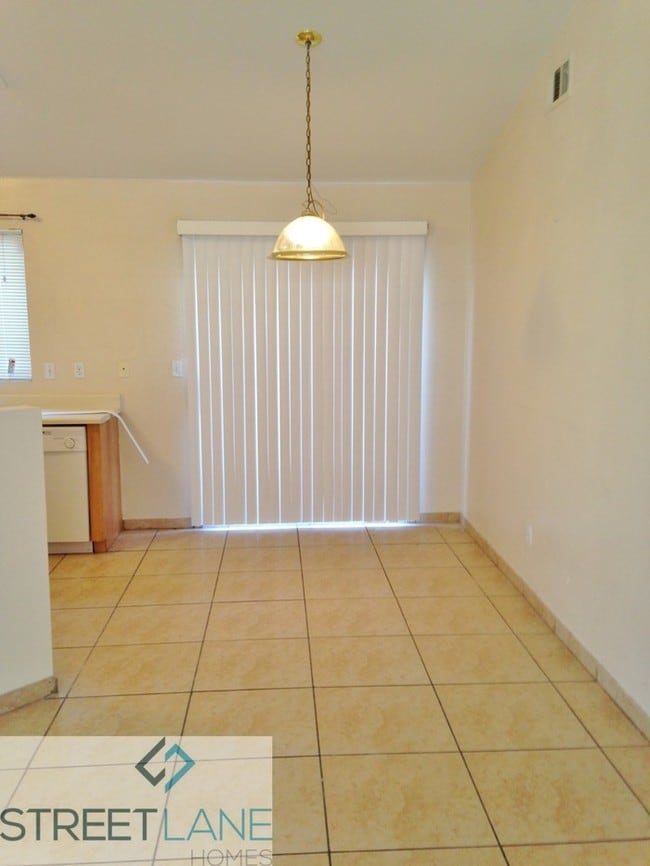 Building Photo - 4242 Dobson Dr