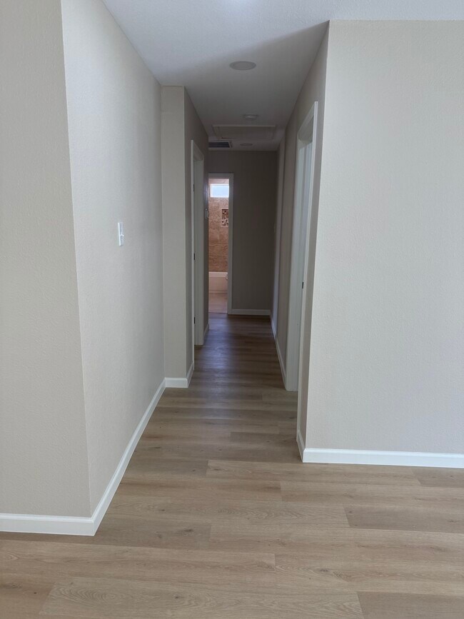 Foto del edificio - 1407 W Donovan St