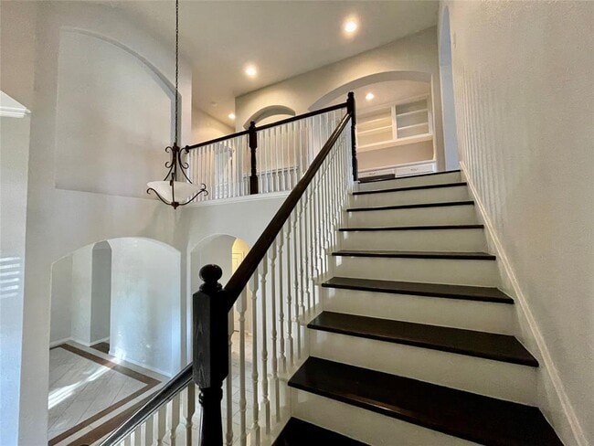 Building Photo - 23606 Rollinford Ln