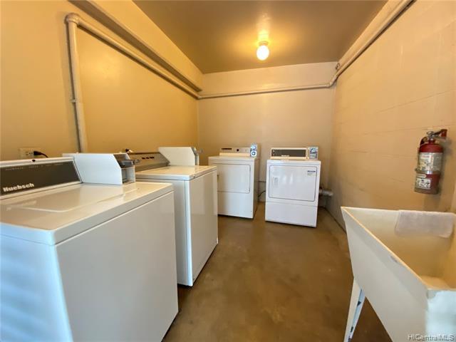 Building Photo - 1511 Punahou St