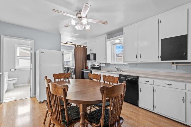 Building Photo - 1025 W 8th St