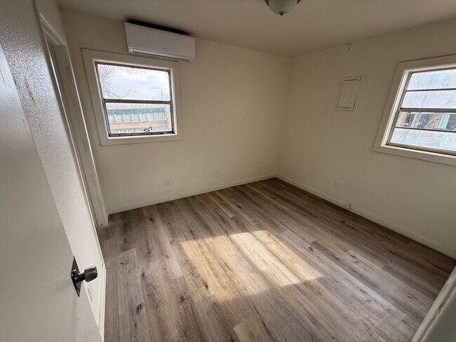 Foto del edificio - 2806 E 30th St