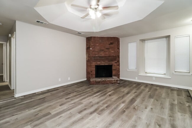 Building Photo - 6401 Springfield Dr