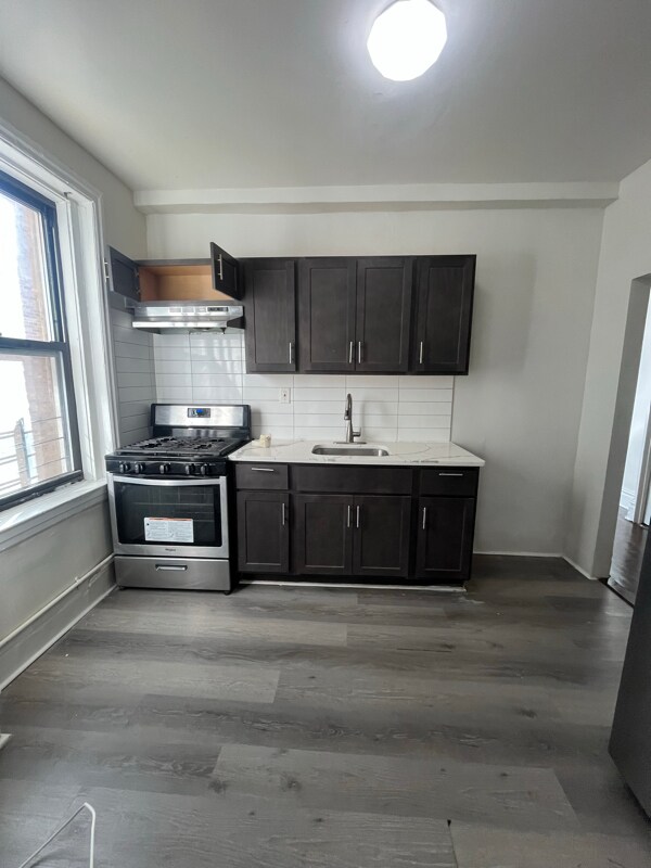 Foto principal - 157 S Harrison St