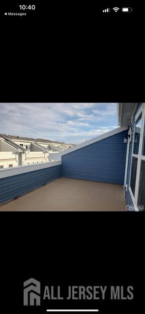 Building Photo - 302 South Dr