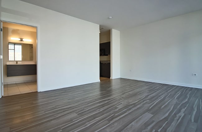 Photo - 800 N LaSalle St Apartment