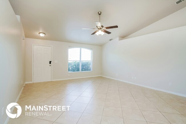 Building Photo - 725 Kari Cir