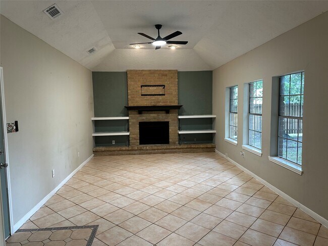 Foto del edificio - 13634 Cedar Point Dr