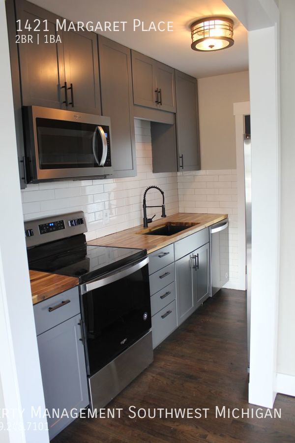 Adorable remodeled bungalow in St. Joseph! House for Rent in St