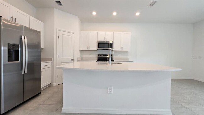 Building Photo - 3572 Mayfair St