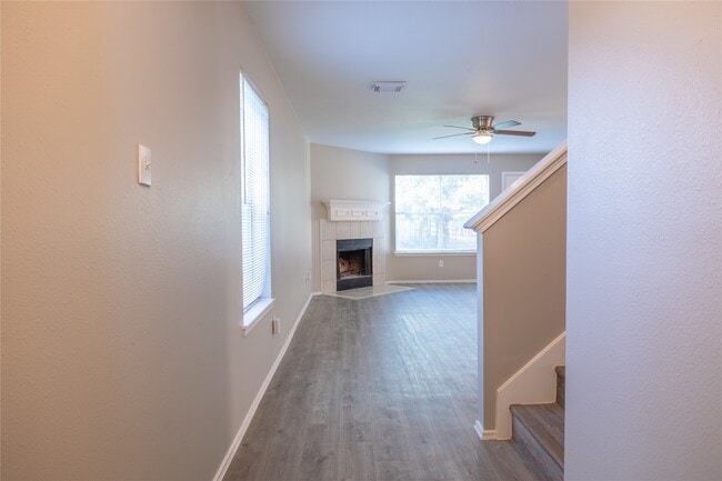 Building Photo - 10223 Revelstoke Dr