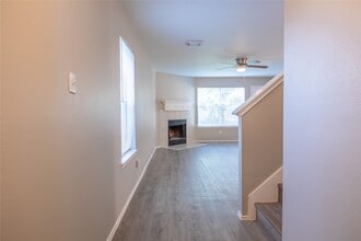 Building Photo - 10223 Revelstoke Dr