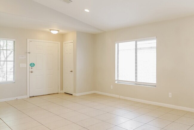 Building Photo - 6568 Duck Hill Springs Dr
