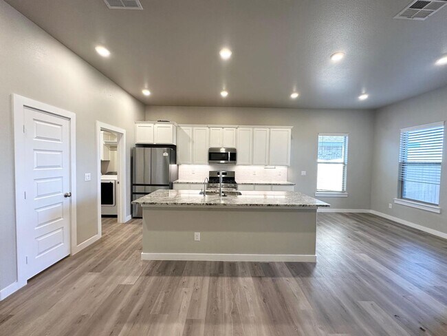 Foto del edificio - 3 Bed 2 Bath Ready to Rent!