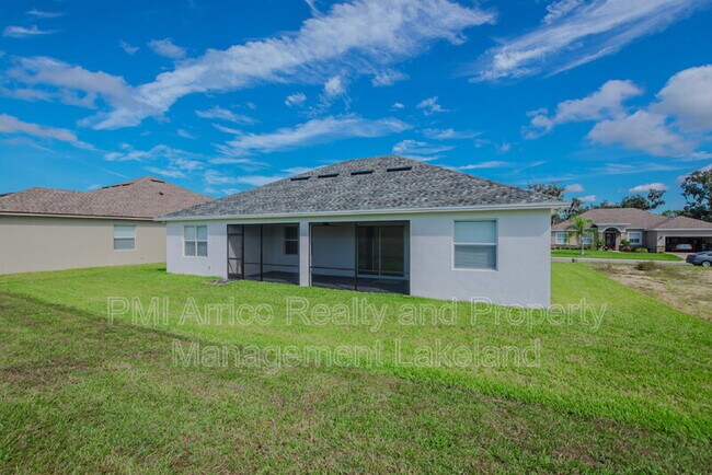 Building Photo - 3165 Pearly Dr