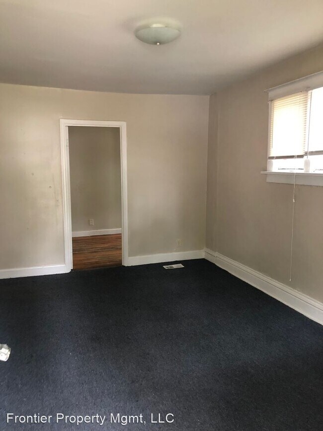 Foto del edificio - 3 br, 1 bath House - 100 Elkan Ave