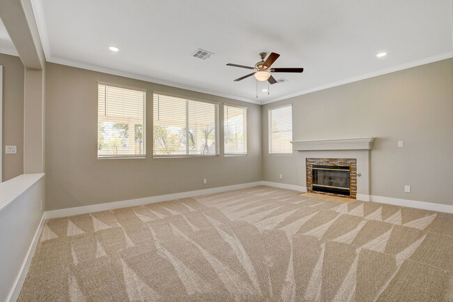 Building Photo - 907 Crescent Moon Dr
