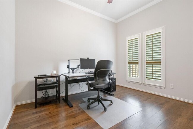 Foto del edificio - 2711 Leah Manor Ln