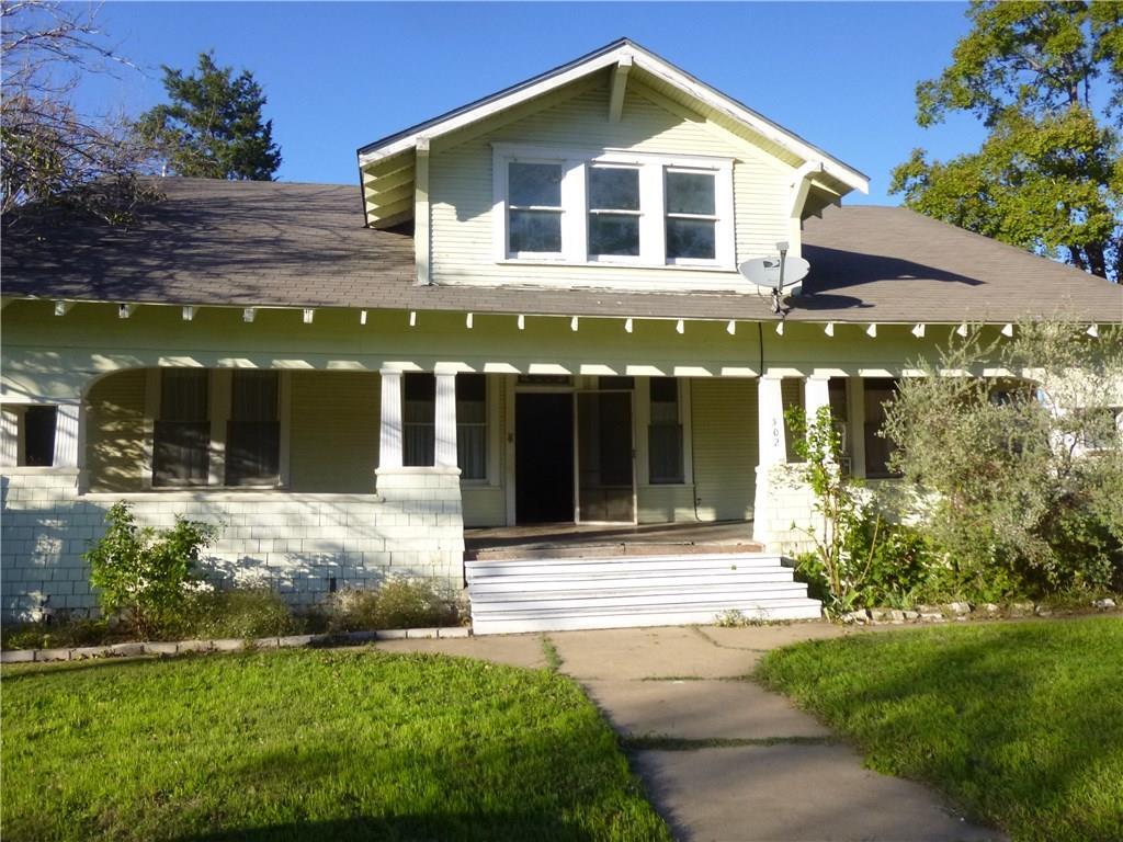 Primary Photo - 502 W 10th St