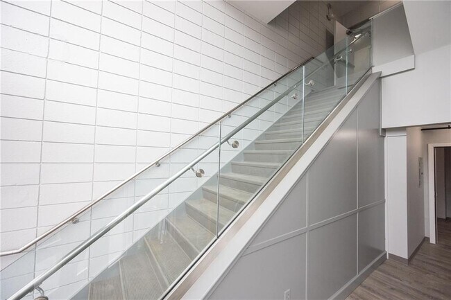 Foto del edificio - 6899 Post Rd