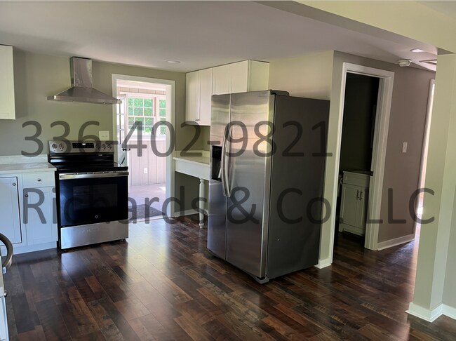 Foto del edificio - 6591 NC-704