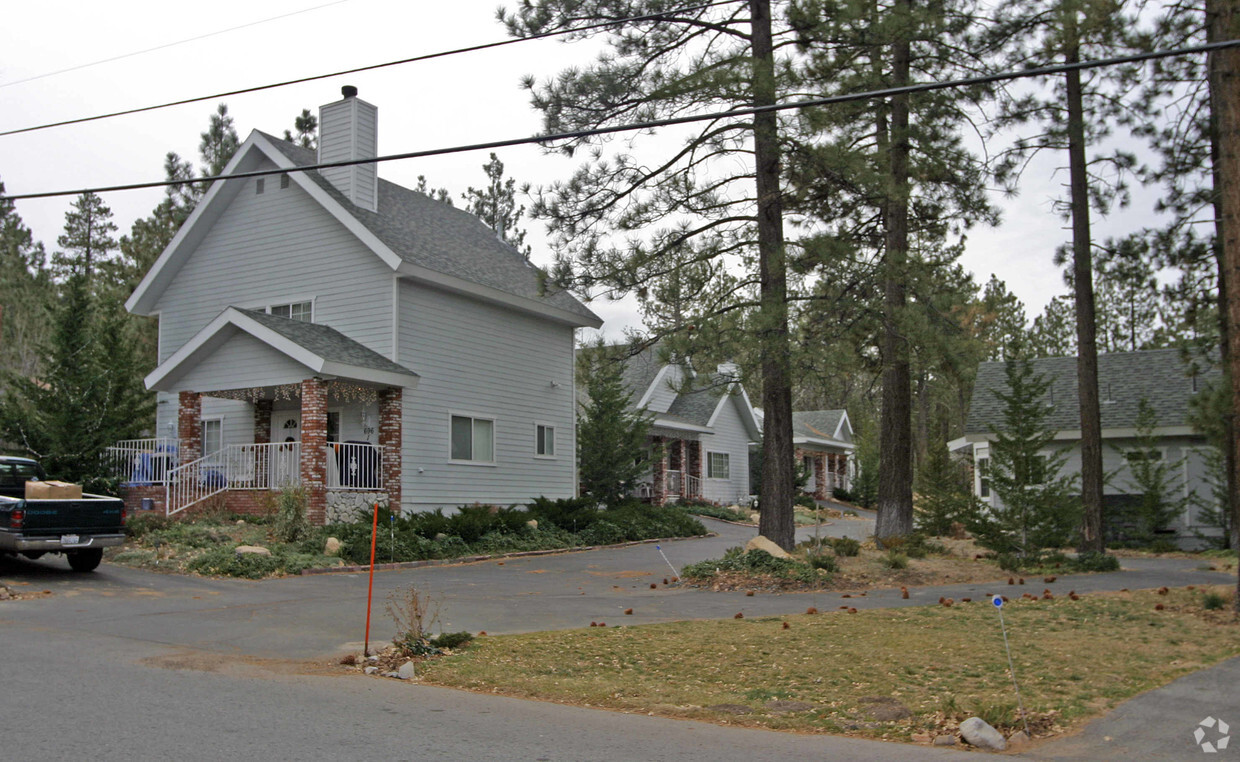 Building Photo - 696 Jeffries Rd