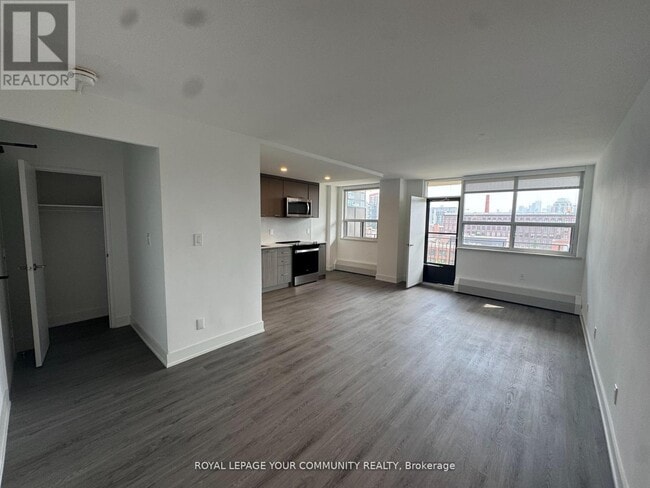 Building Photo - 135 Tyndall Ave