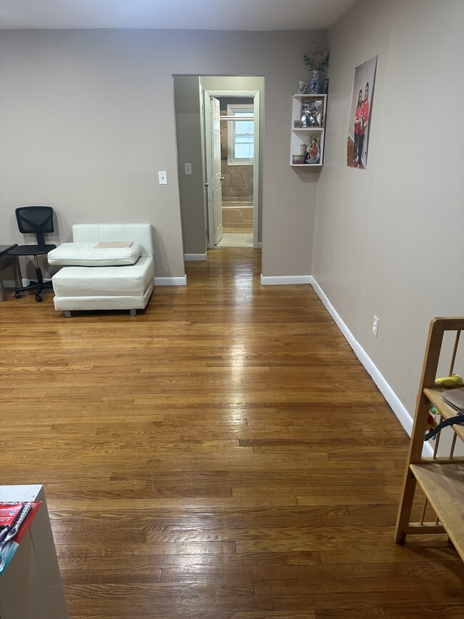 Foto del edificio - 9125 Grand Ave