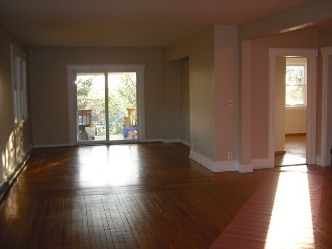 living room - 21 Memorial Dr