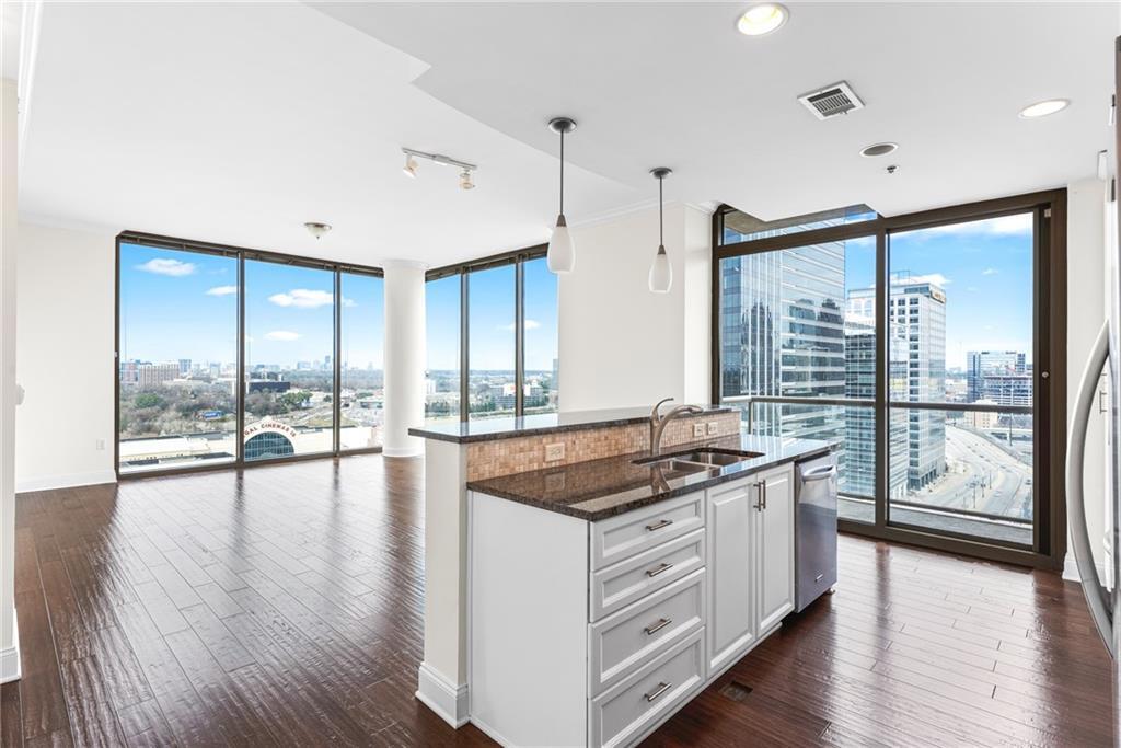 Foto principal - 270 17th St