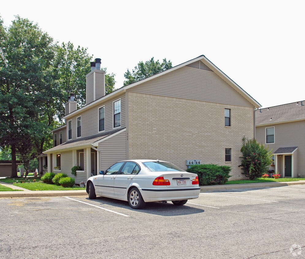 304 Fairway Cir, Springdale, AR 72764 Apartments in Springdale, AR