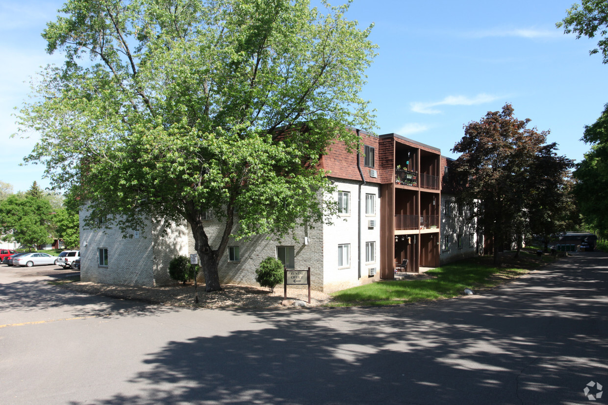 Riverview Estates de Champlin - Ninety9 Lofts