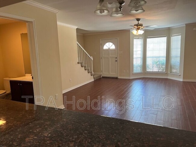 Building Photo - 102 Trace Loop