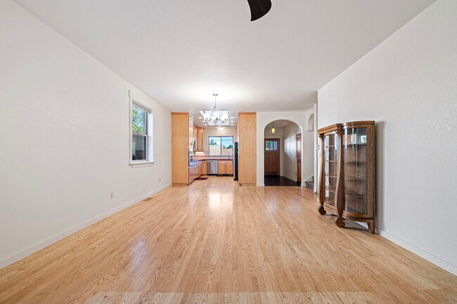 Foto del edificio - 1172 W 27th Pl