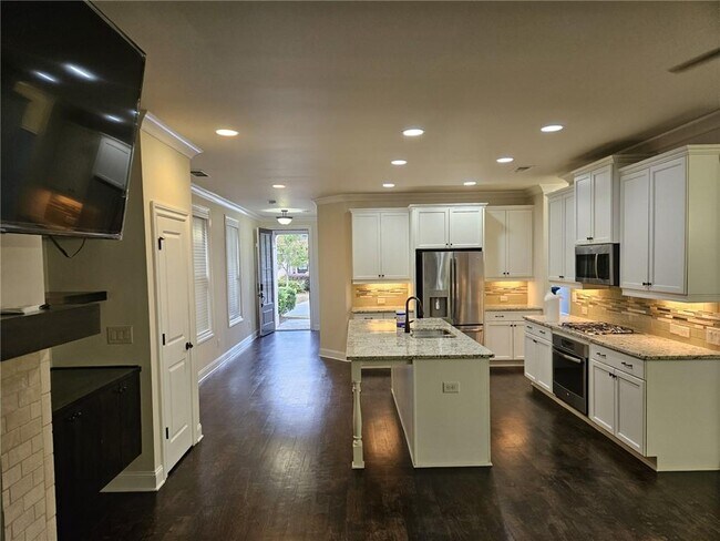 Foto del edificio - 3920 Glenview Club Ln