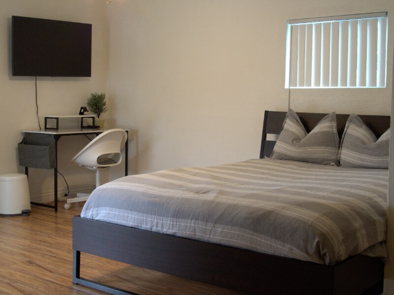 16404 S Menlo Ave Unit Studio, Gardena, CA 90247 Room for Rent in