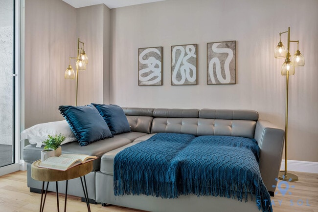 Building Photo - 1200 Brickell Bay Dr