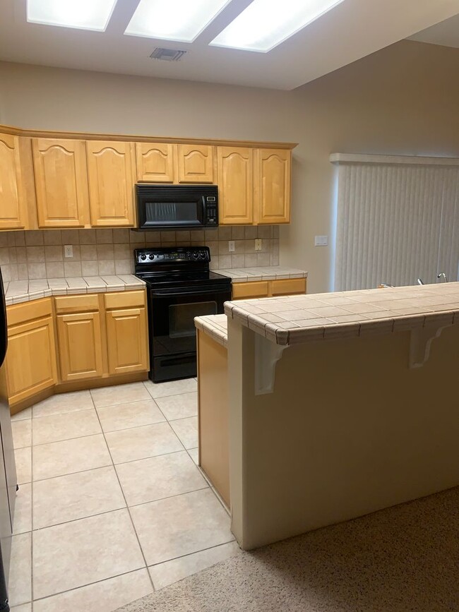 Building Photo - Active Adult Gated Golf Community