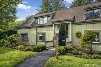 Building Photo - 576 Heritage Vlg